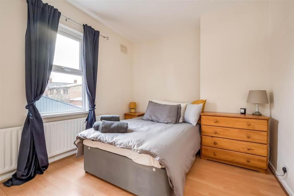Beautiful 2 Bed House, South Belfast. 7 Minutes Centre.
