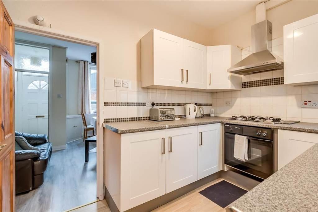 Beautiful 2 Bed House, South Belfast. 7 Minutes Centre. Belfast