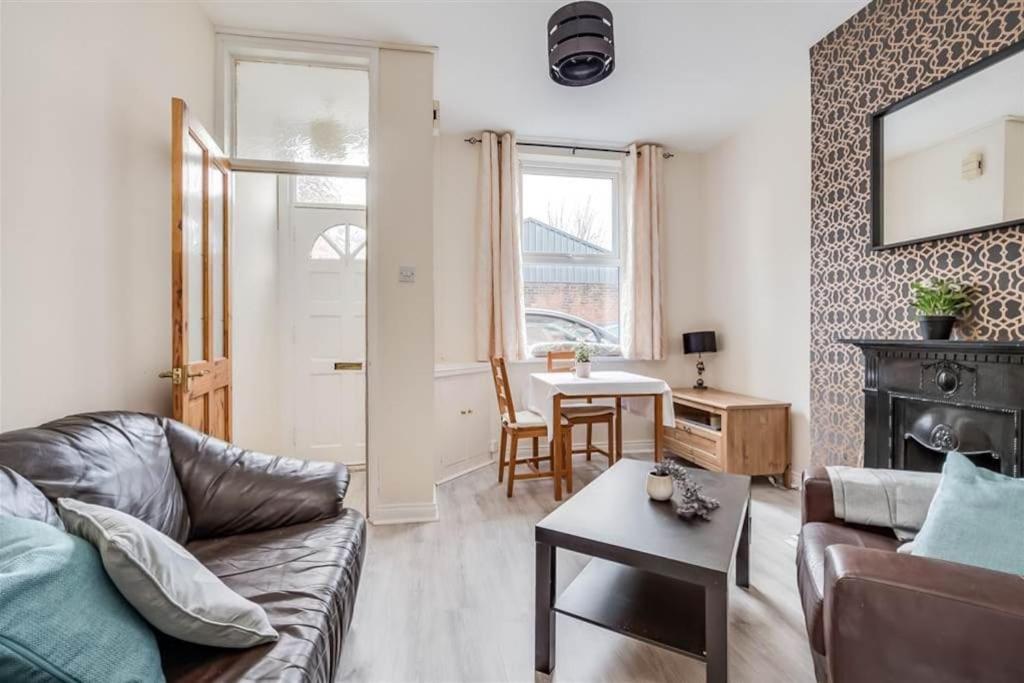 Beautiful 2 Bed House, South Belfast. 7 Minutes Centre.